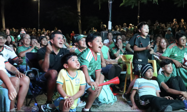 Over 1,000 jammed the Ajijic malecón for World Cup match